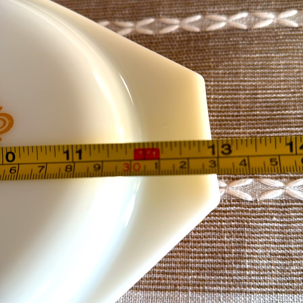Pyrex white and gold butterfly pattern serving dish - Picture 6 of 8
